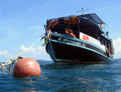 le bateau du centre de plongee de koh chang